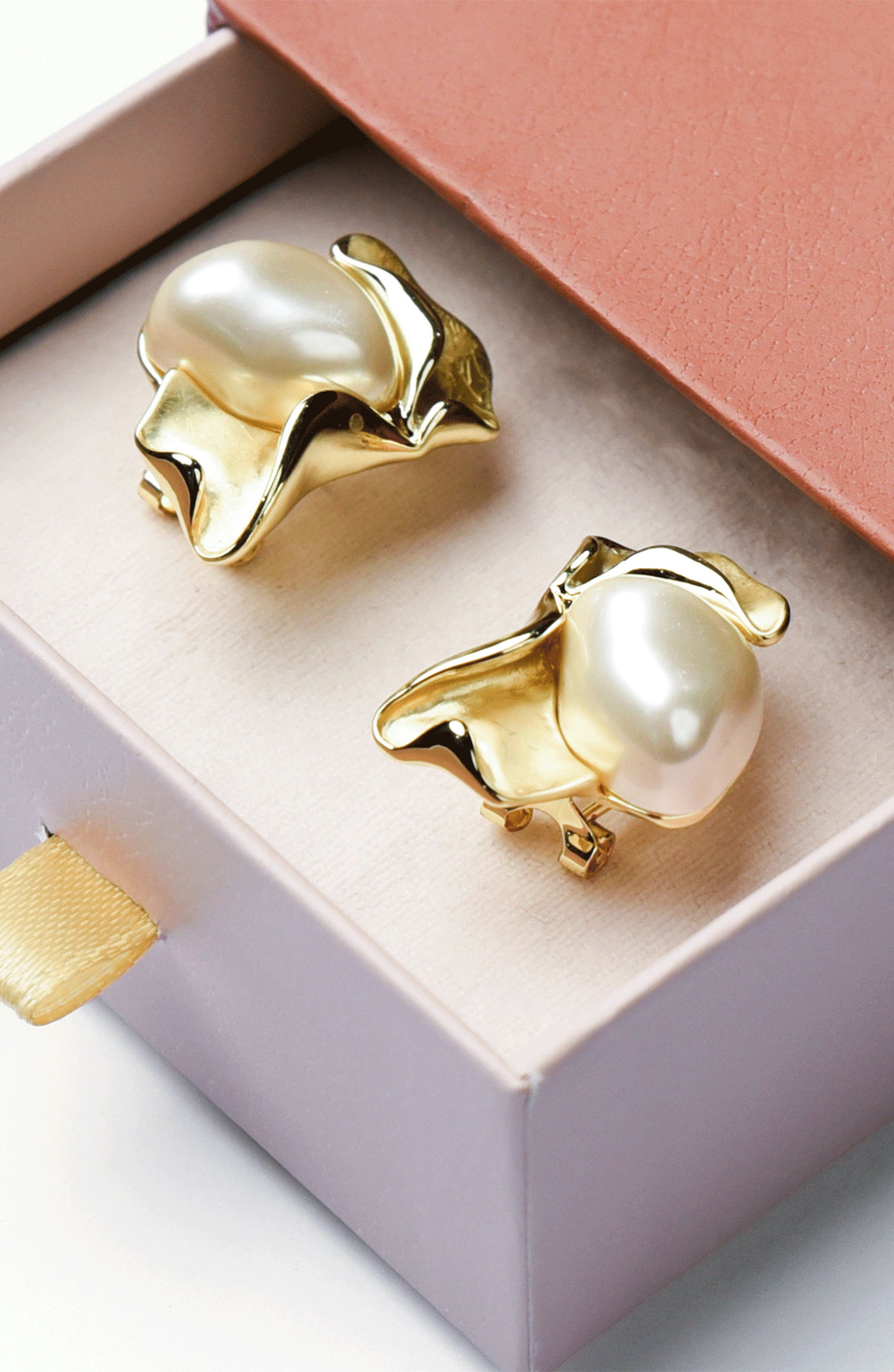 Sculpted Shell Studs