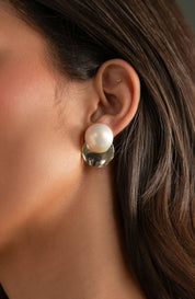 SCULPTED PEARL STUDS